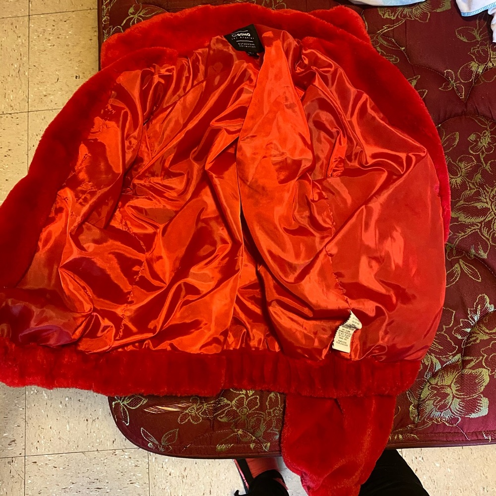 Red jacket - Picture 3 of 3
